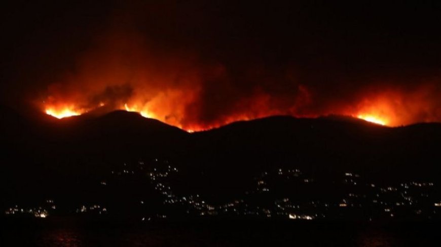 بسبب استمرار حرائق الغابات السلطات اليونانية تقوم بااخلاء جزيرة كورفو اليونانية