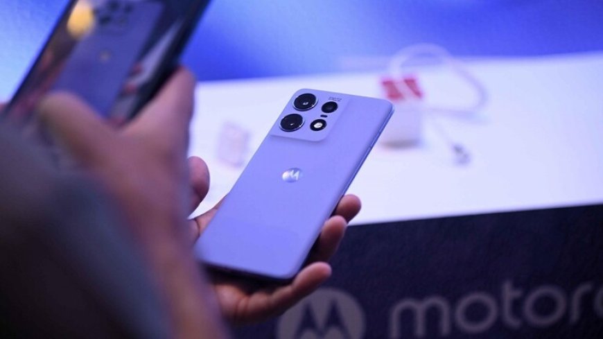 اطلاق منافسا جديدا لهواتف سامسونغ من قبل Motorola